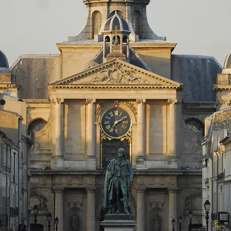 Serenite Olympique A Hotel Versailles